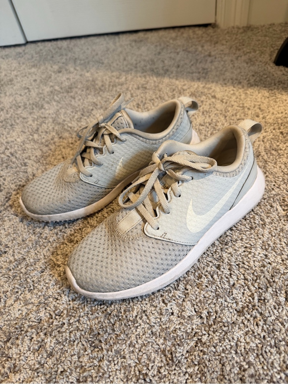Nike Women’s Grey & White Golf Shoes